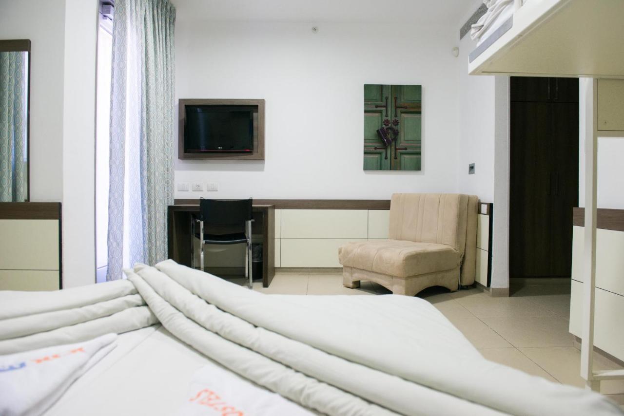 Hi - Akko Knights Hostel Exterior photo