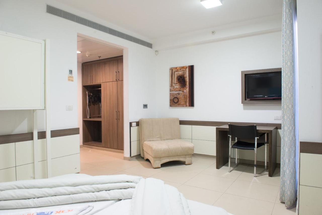 Hi - Akko Knights Hostel Exterior photo